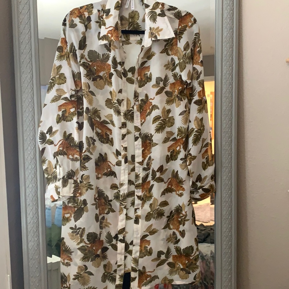 Multi use sheer blouse super cute with a tiger print safari excellent condition